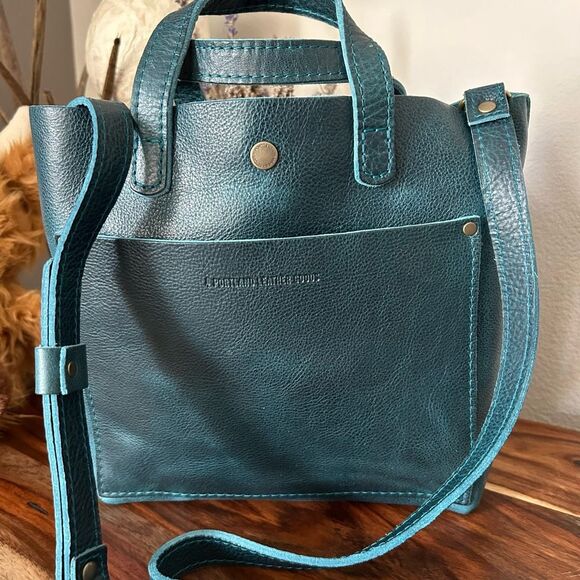 Portland Leather Crossbody Bag in Lagoon Blue - Picture 3 of 9